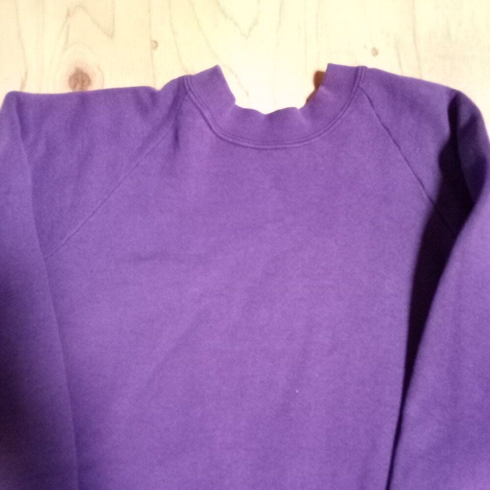 Vintage Fruit of the Loom Blank Crewneck Sweatshirt Purple Women